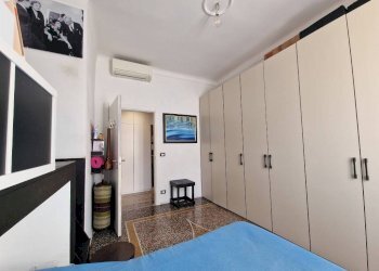 Camera da letto - Trilocale via Odoardo Ganduccio, 2, Genova (zona Nervi) - foto 7