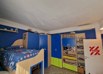 Camera da letto - Trilocale via Odoardo Ganduccio, 2, Genova (zona Nervi) - foto 9