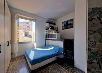 Camera da letto - Trilocale via Odoardo Ganduccio, 2, Genova (zona Nervi) - foto 26
