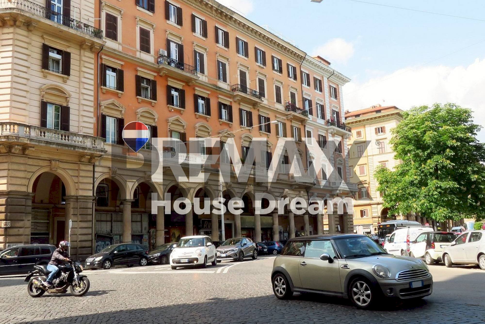 Edificio all\'aperto - Commercial Premises Via Petrarca
 
10, Roma - photo 1