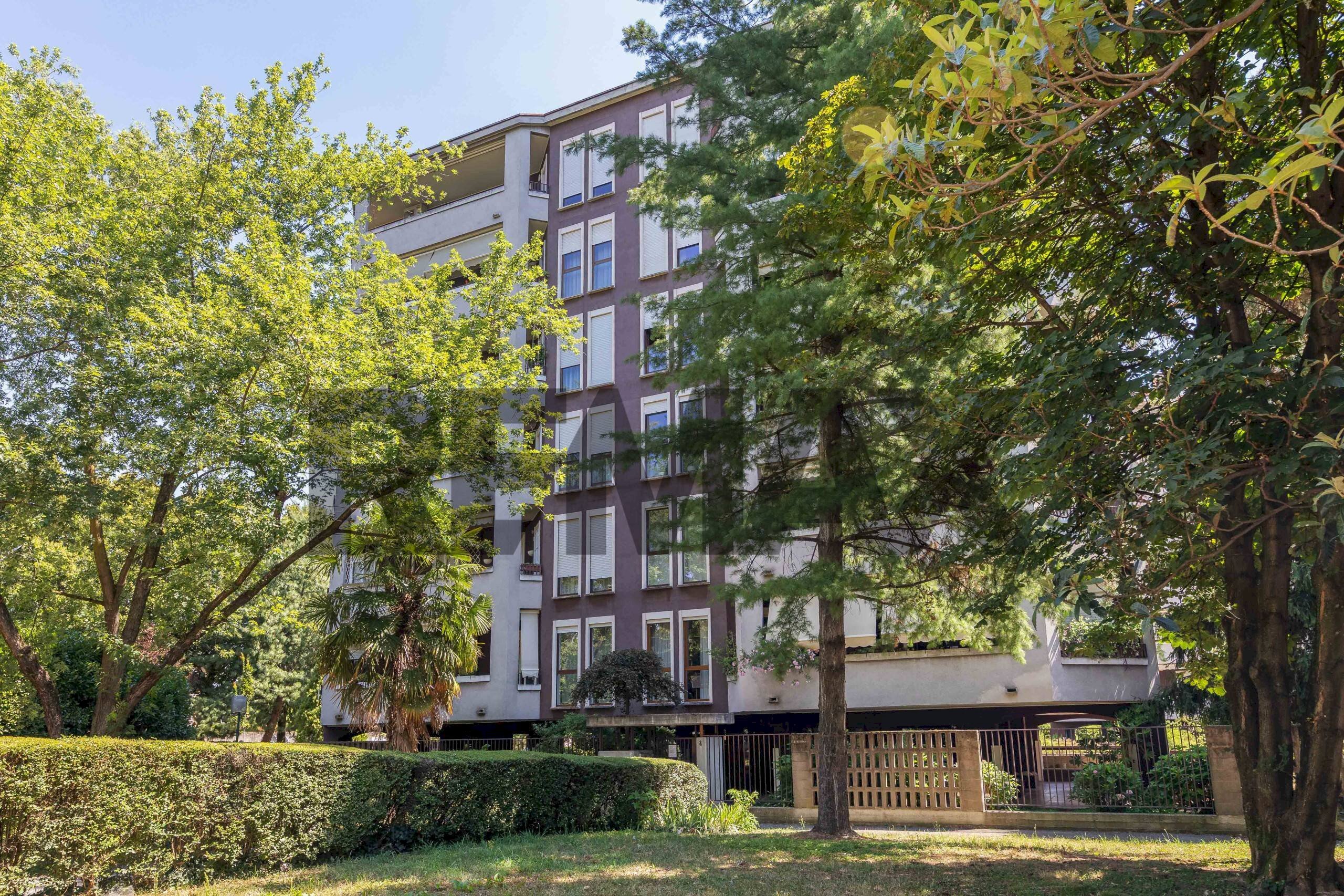 Edificio all\'aperto - Trilocale Via De Antichi
 
8, Monza - foto 1