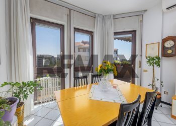 Sala da pranzo - Trilocale Via De Antichi
 
8, Monza - foto 5