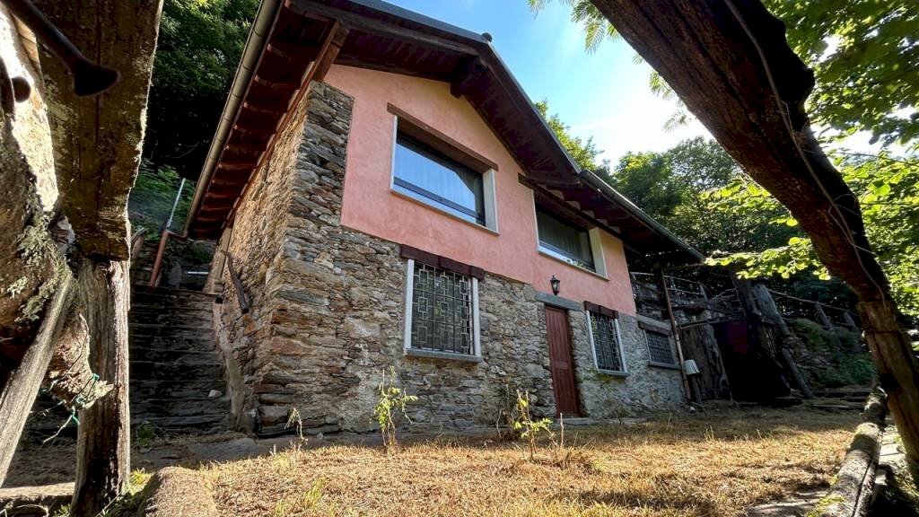 Facciata - Casa indipendente via Brandibella, 2, Valle Cannobina - foto 1