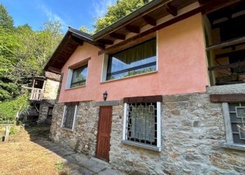 Facciata - Casa indipendente via Brandibella, 2, Valle Cannobina - foto 3