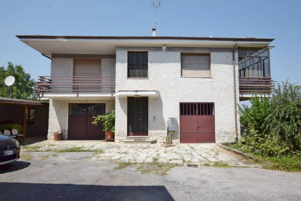 Facciata - Casa indipendente via Giuseppe Bessone, 14, Villanova Mondovì - foto 1