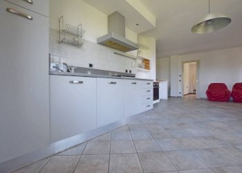Cucina - Casa indipendente via Giuseppe Bessone, 14, Villanova Mondovì - foto 3