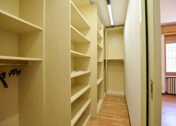 Cabina armadio - Casa indipendente via Giuseppe Bessone, 14, Villanova Mondovì - foto 7