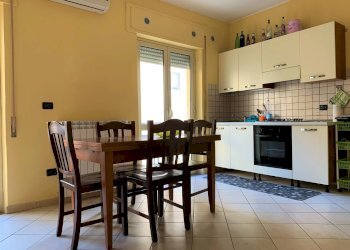 Foto 2 - Three-room apartment vico I Viale Crotone
11, Catanzaro - photo 2