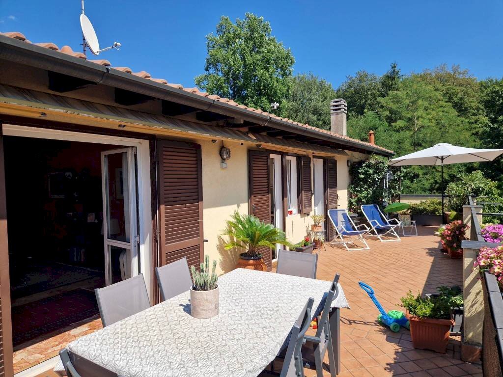 Terrazzo - Trilocale via Giacomo Matteotti, 26, Casciago - foto 2
