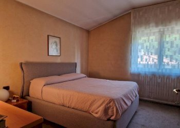 Camera da letto - Trilocale via Giacomo Matteotti, 26, Casciago - foto 12