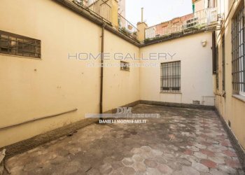 Cortile interno - Three-room apartment corso Alessandro De Stefanis, 12, Genova (neighborhood Marassi) - photo 3
