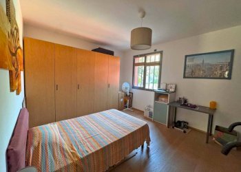 Camera da letto - Villa via Giuseppe Civetta, Santo Stefano Belbo - photo 30