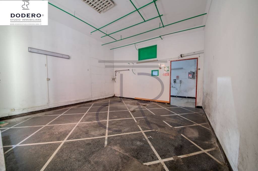Negozio via Marco Sala, Genova (zona Nervi) - foto 2