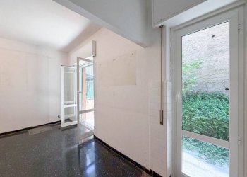 Soggiorno - Trilocale via Federico Donaver, Genova (zona Marassi) - foto 7