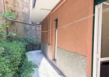 Terrazzo - Three-room apartment via Federico Donaver, Genova (neighborhood Marassi) - photo 8