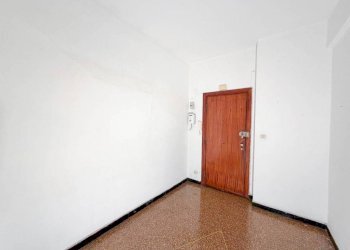 Ingresso - Trilocale via Federico Donaver, Genova (zona Marassi) - foto 13
