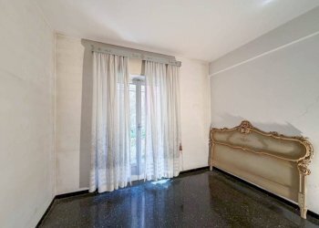 Camera da letto - Trilocale via Federico Donaver, Genova (zona Marassi) - foto 16