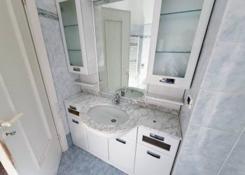 Bagno - Three-room apartment via Federico Donaver, Genova (neighborhood Marassi) - photo 19