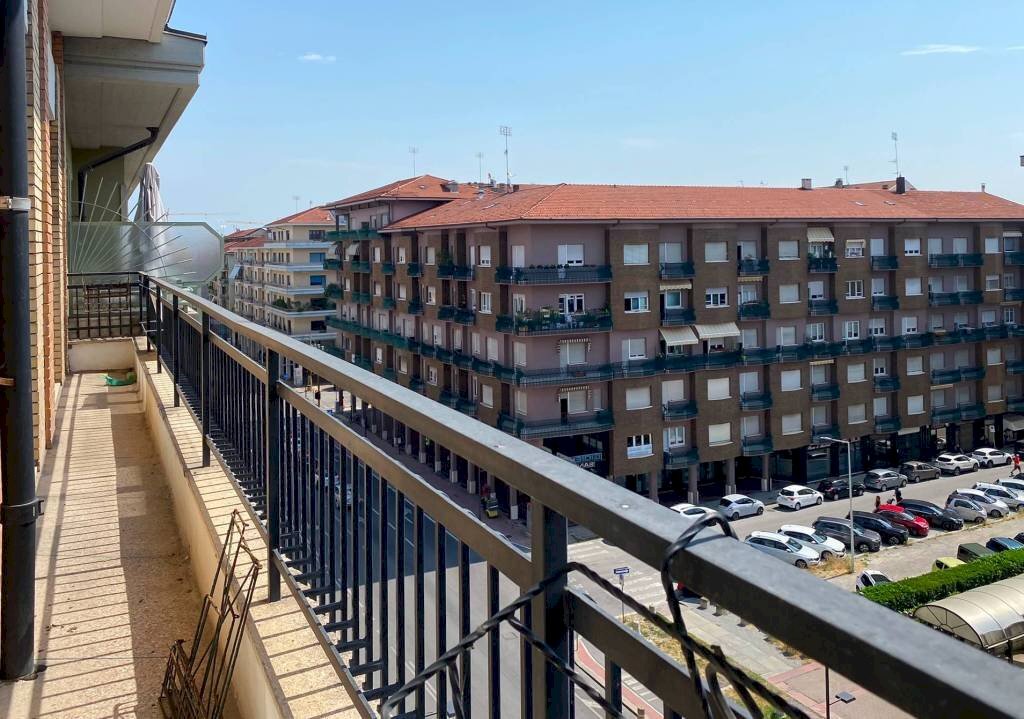 Balcone - Appartamento corso Nizza, 72, Cuneo (zona Donatello) - foto 3
