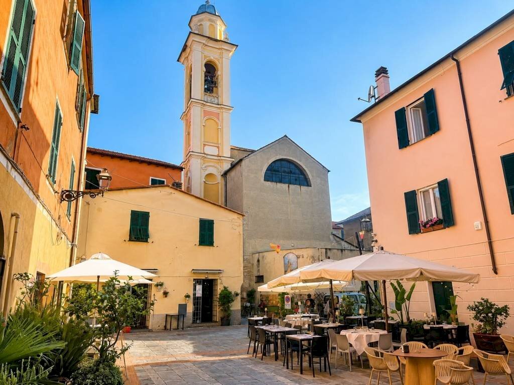 Zona - Restaurant piazza San Domenico, Albenga - photo 1
