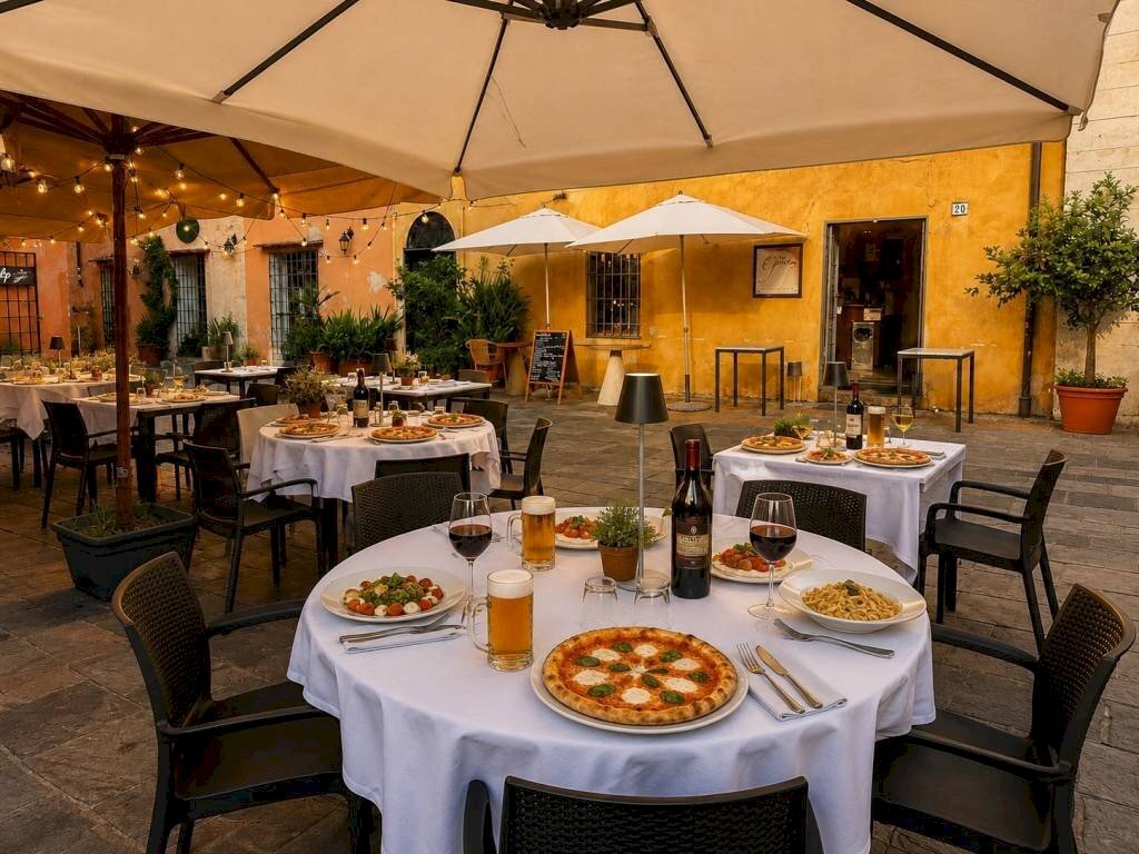 Zona - Restaurant piazza San Domenico, Albenga - photo 2