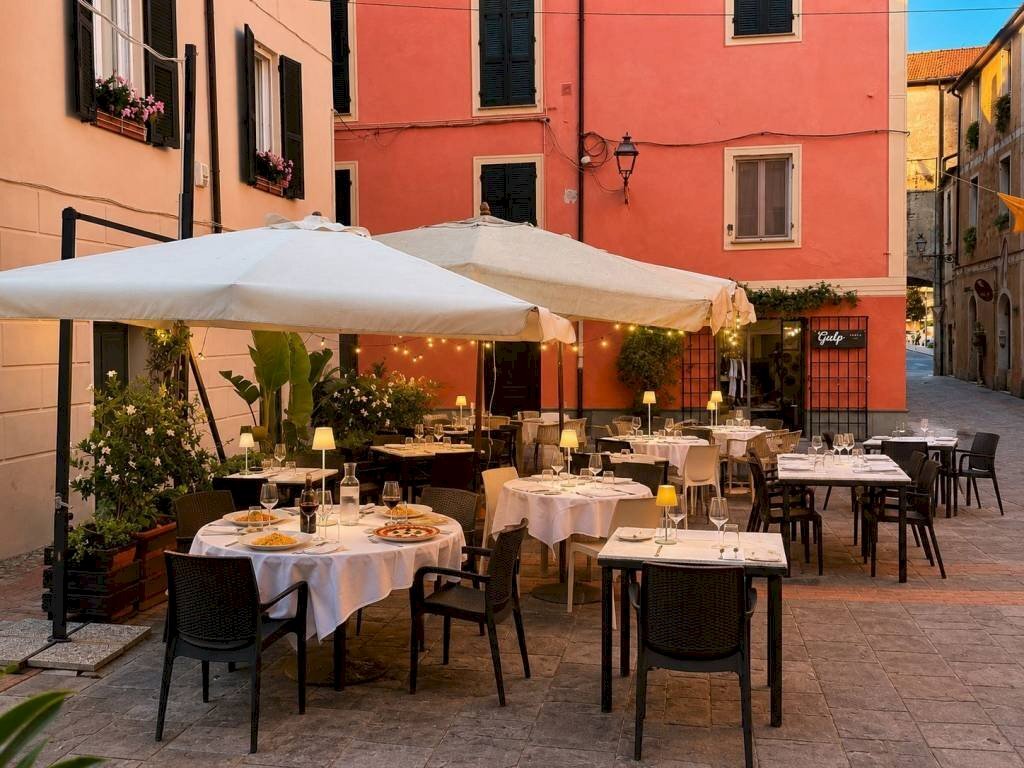 Zona - Restaurant piazza San Domenico, Albenga - photo 3