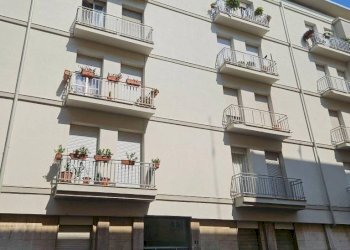 Facciata - Appartamento via Serafino Grassi, 81, Asti - foto 1