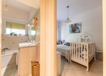 Camera da letto 1. - Bilocale viale Beata Vergine del Carmelo, Roma (zona Mostacciano) - foto 15