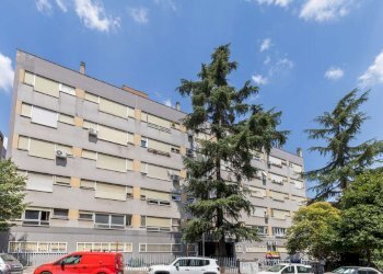 Facciata 3. - Bilocale viale Beata Vergine del Carmelo, Roma (zona Mostacciano) - foto 23
