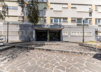 Facciata 8. - Bilocale viale Beata Vergine del Carmelo, Roma (zona Mostacciano) - foto 28