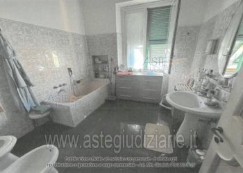 Bagno - Apartment at auction via Alessandro Rimassa, 66, Genova (neighborhood Foce) - photo 15