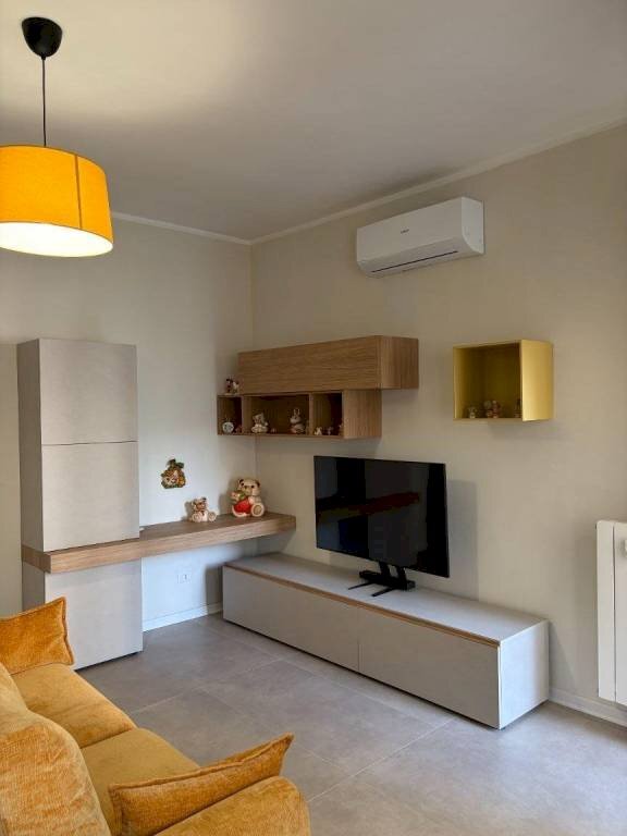 Salone - Trilocale via Monte Ortigara, 34, Torino (zona Pozzo Strada) - foto 1