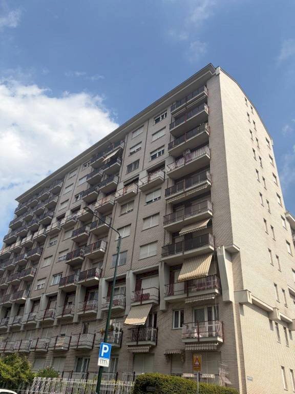 Facciata - Trilocale via Monte Ortigara, 34, Torino (zona Pozzo Strada) - foto 2