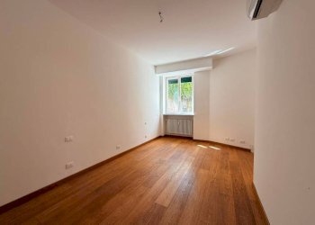 Camera da letto - Appartamento via Montallegro, 32G, Genova (zona Albaro) - foto 9