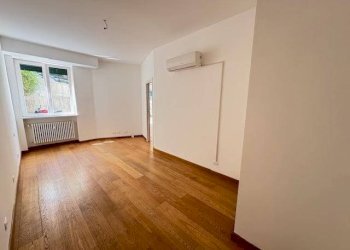 Camera da letto - Appartamento via Montallegro, 32G, Genova (zona Albaro) - foto 10