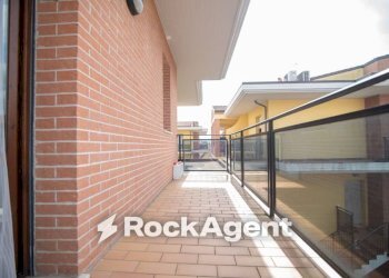 Cortile interno - Appartamento Montecalvo in Foglia - foto 15