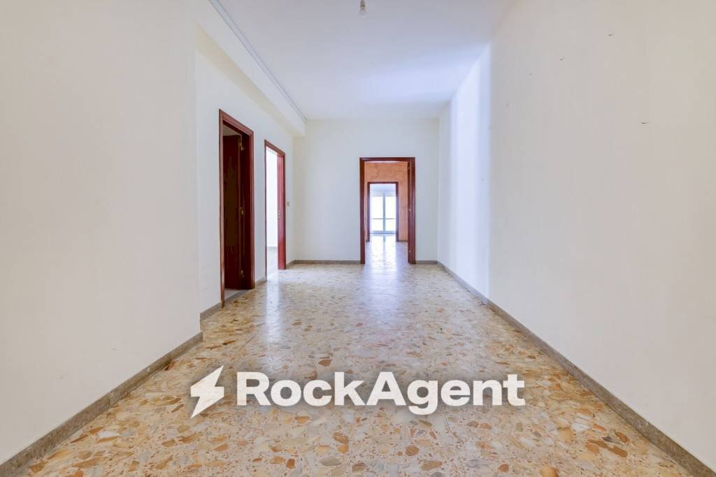 Corridoio - Three-room apartment via Prolungamento Matteotti, Sarno - photo 1