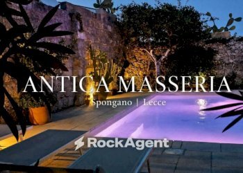Piscina - Hotel via Congregazione, 23, Spongano - foto 1