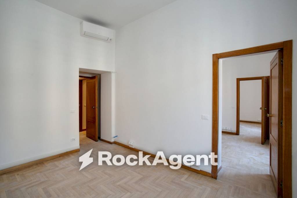 Camera da letto - Office largo Arenula, 11, Roma (neighborhood Centro Storico) - photo 3