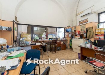 Interno non residenziale - Magazzino piazza Maravigna, 9, Catania - foto 5