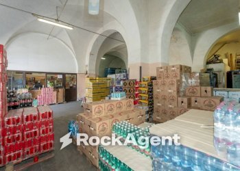 Interno non residenziale - Magazzino piazza Maravigna, 9, Catania - foto 9