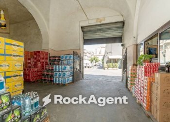Interno non residenziale - Magazzino piazza Maravigna, 9, Catania - foto 11