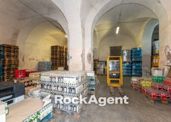 Interno non residenziale - Magazzino piazza Maravigna, 9, Catania - foto 14
