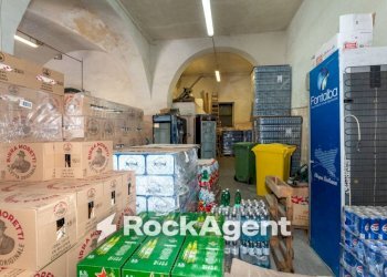 Magazzino - Magazzino piazza Maravigna, 9, Catania - foto 15