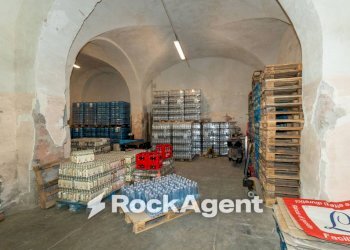 Magazzino - Magazzino piazza Maravigna, 9, Catania - foto 17
