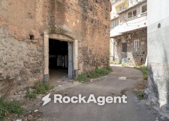 Cortile interno - Magazzino piazza Maravigna, 9, Catania - foto 29