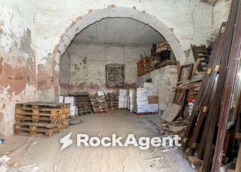 Magazzino - Magazzino piazza Maravigna, 9, Catania - foto 30