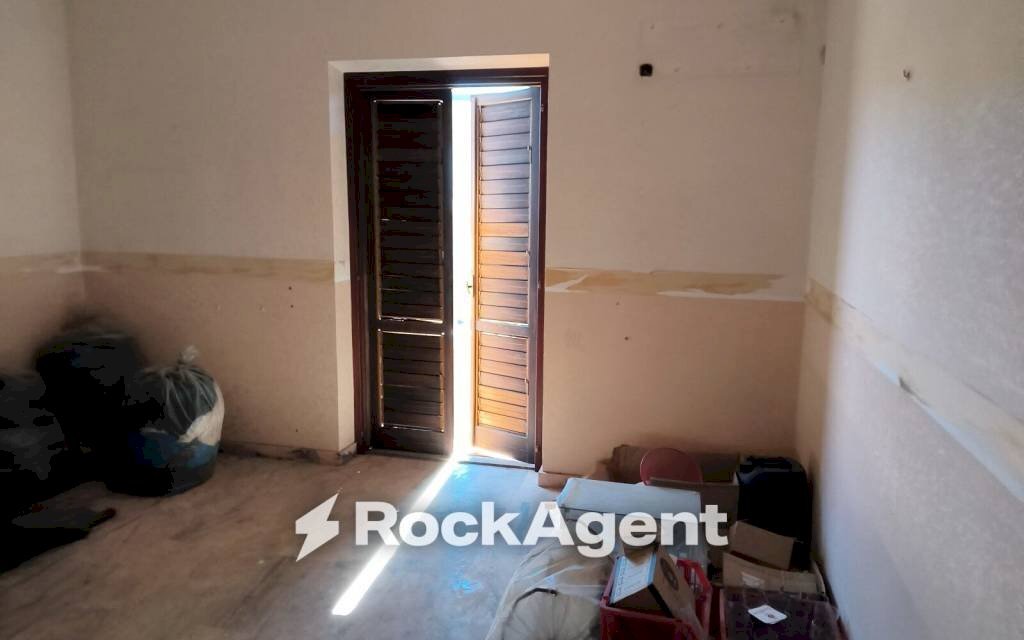 Stanza non arredata - Stabile - Palazzo via san nicola, Bovalino - foto 2