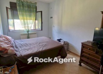 Camera da letto - Quadrilocale via Martiri di Nassirya, San Floro - foto 11