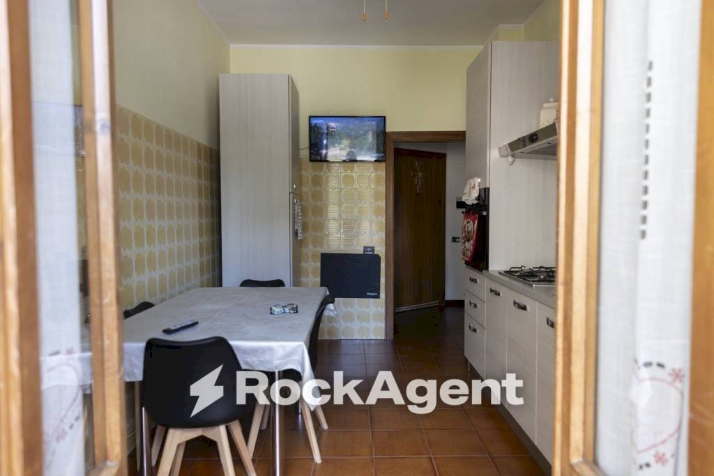 Cucina - Three-room apartment via Giuseppe Mazzini, 108, Alba Adriatica - photo 3